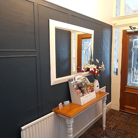 Phoenix Guest House Blackpool Buitenkant foto